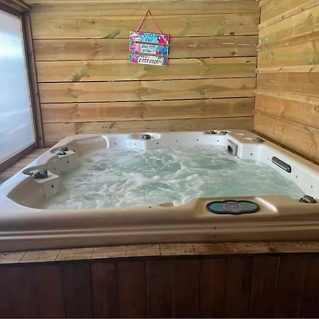 度假居 Jardin Clos - Piscine & Jacuzzi Privatif - Animaux Acceptes 居让梅斯特拉
