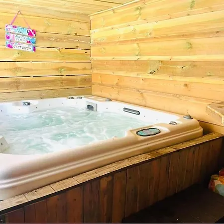 Jardin Clos - Piscine & Jacuzzi Privatif - Animaux Acceptes * 居让梅斯特拉